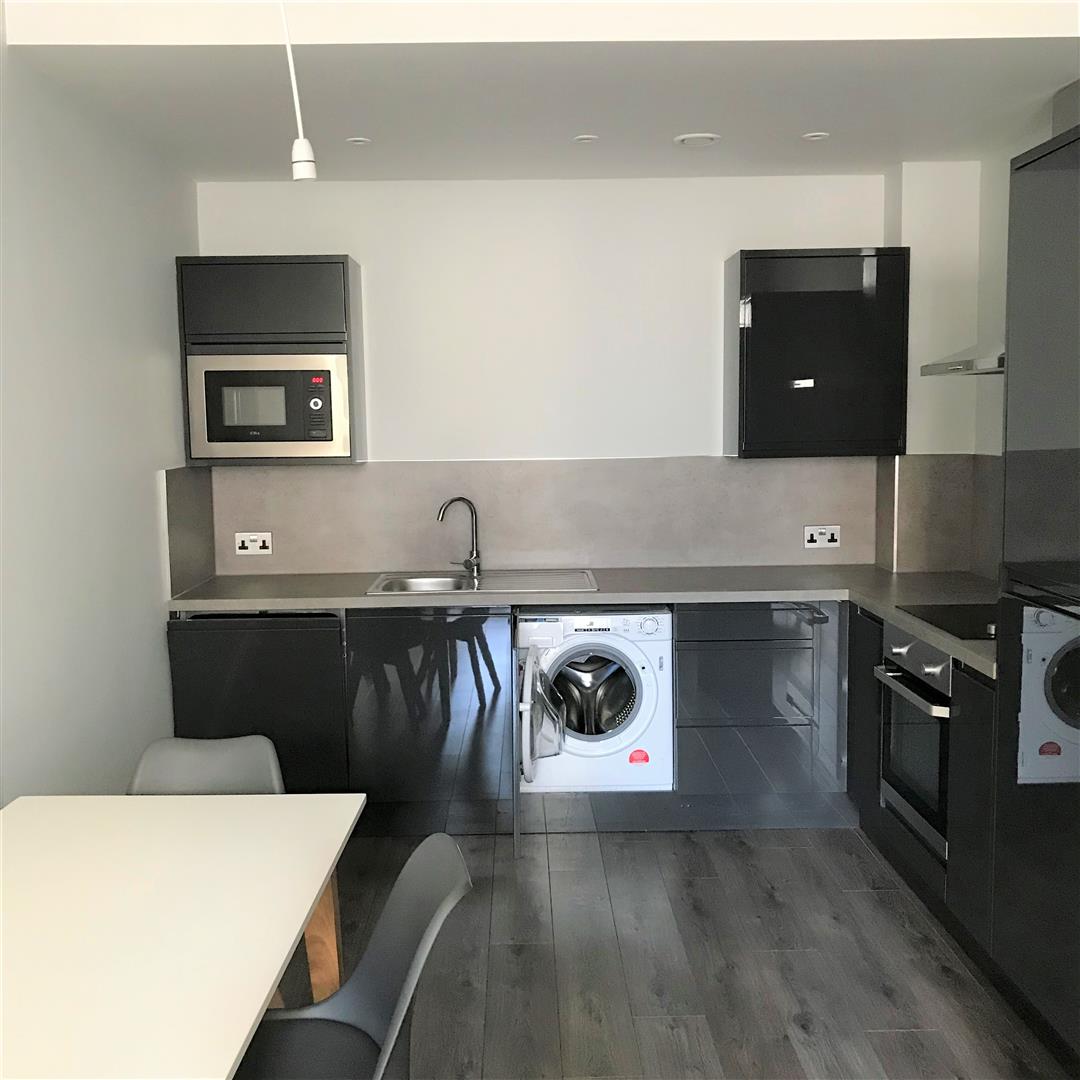 1 Bedroom Apartment To Rent image 4